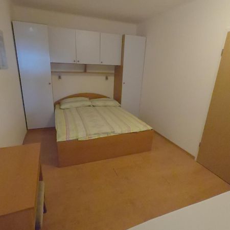 Apartments With A Parking Space Makarska - 6696 Bilik gambar