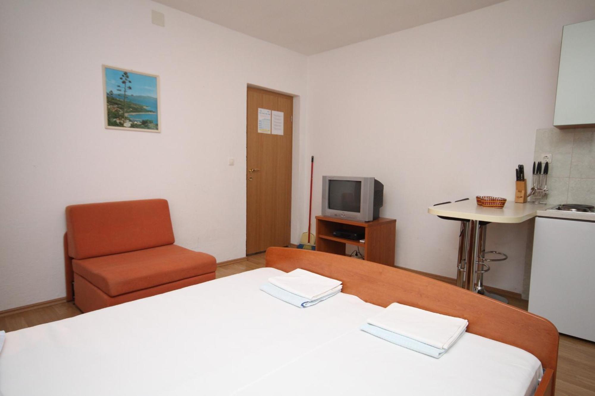 Apartments With A Parking Space Makarska - 6696 Bilik gambar