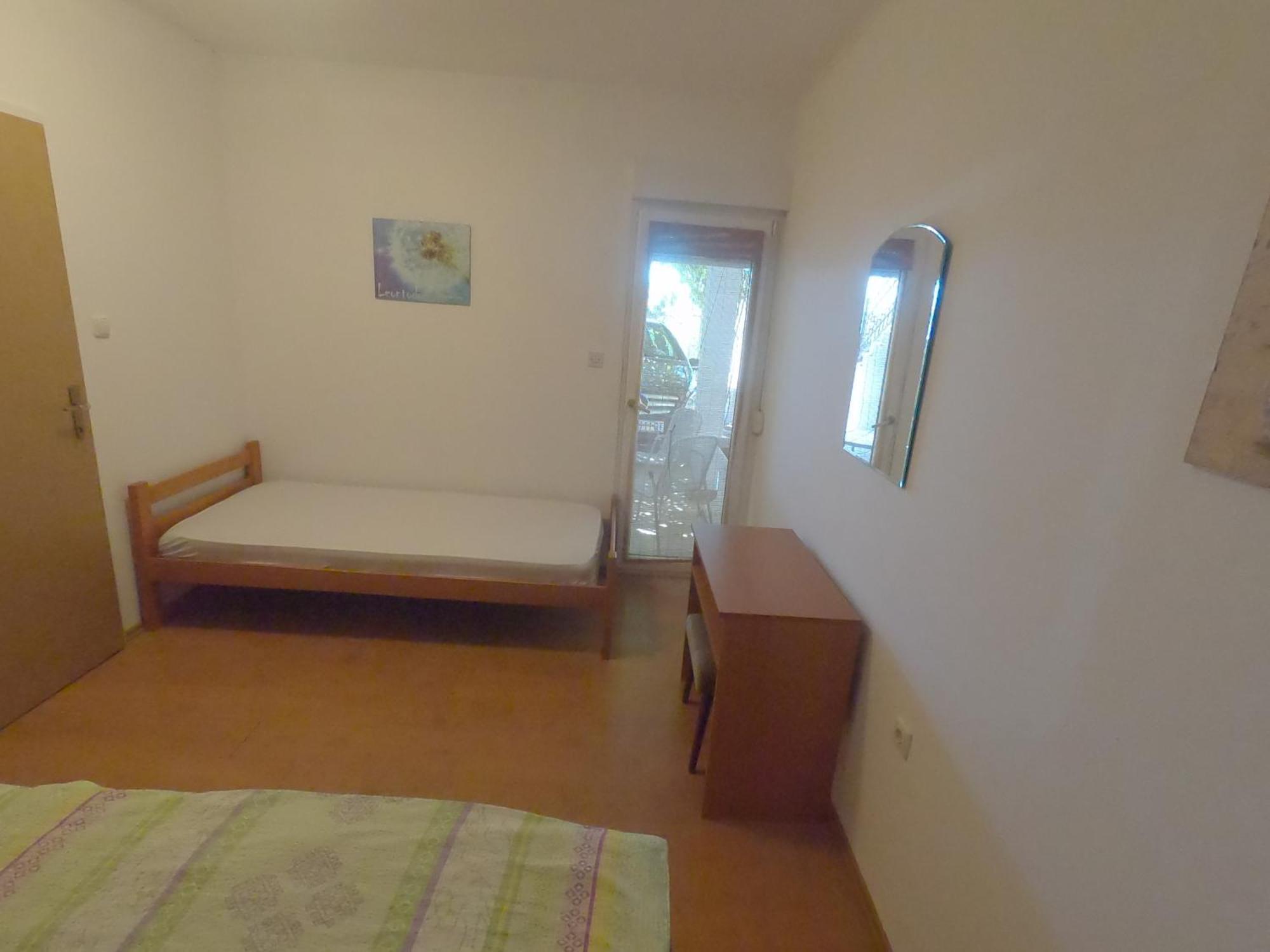 Apartments With A Parking Space Makarska - 6696 Bilik gambar